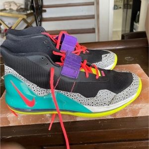 The Air Force Max ‘Multi-Color’ , 10.5, gently used